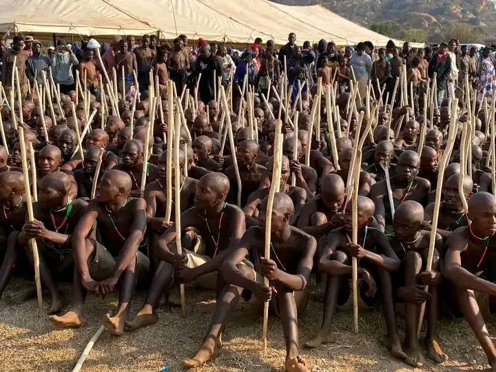 DIALOGA DI HLOHLELETšWA GO BA BANNA BA MAIKARABELO